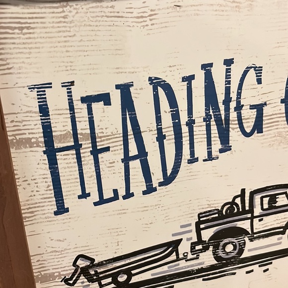 Heading out this is really nice picture frame - Picture 2 of 3